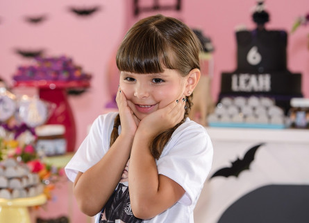 06 Anos Leah