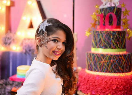 10 Anos Ana Lívia Becker