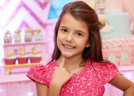05 Anos Thaila